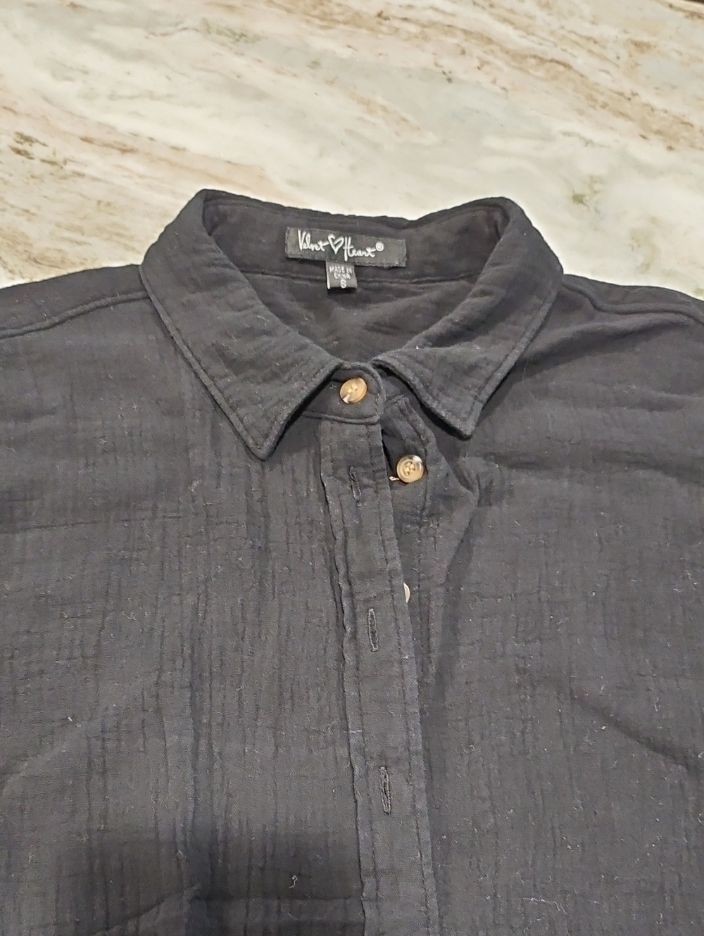 Velvet Heart Women's Black Textured Button-Down Shirt